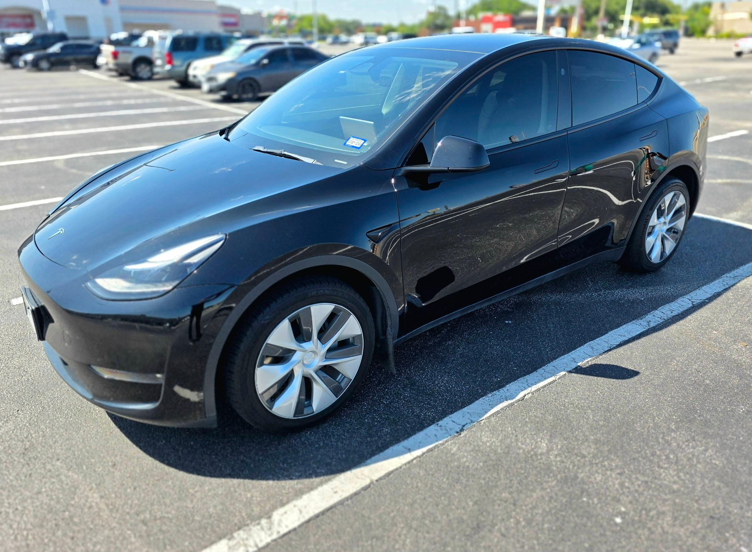 Tesla Model Y 2023 in Conroe, TX