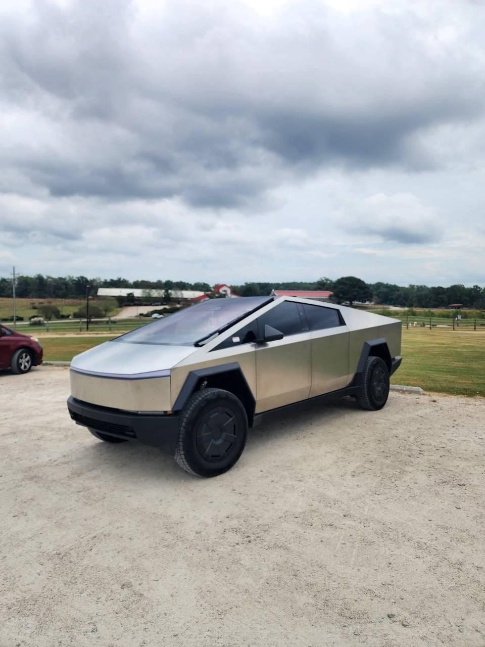 Tesla Cybertruck 2025 in Holly Springs, NC