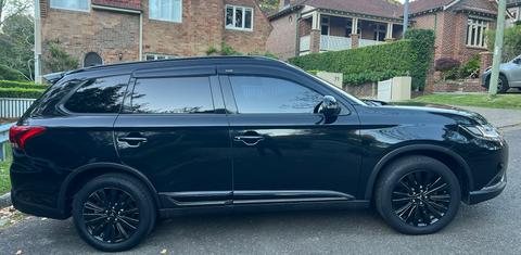 Mitsubishi OUTLANDER 2019