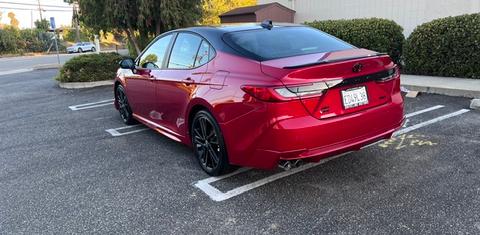 Toyota Camry Hybrid 2026