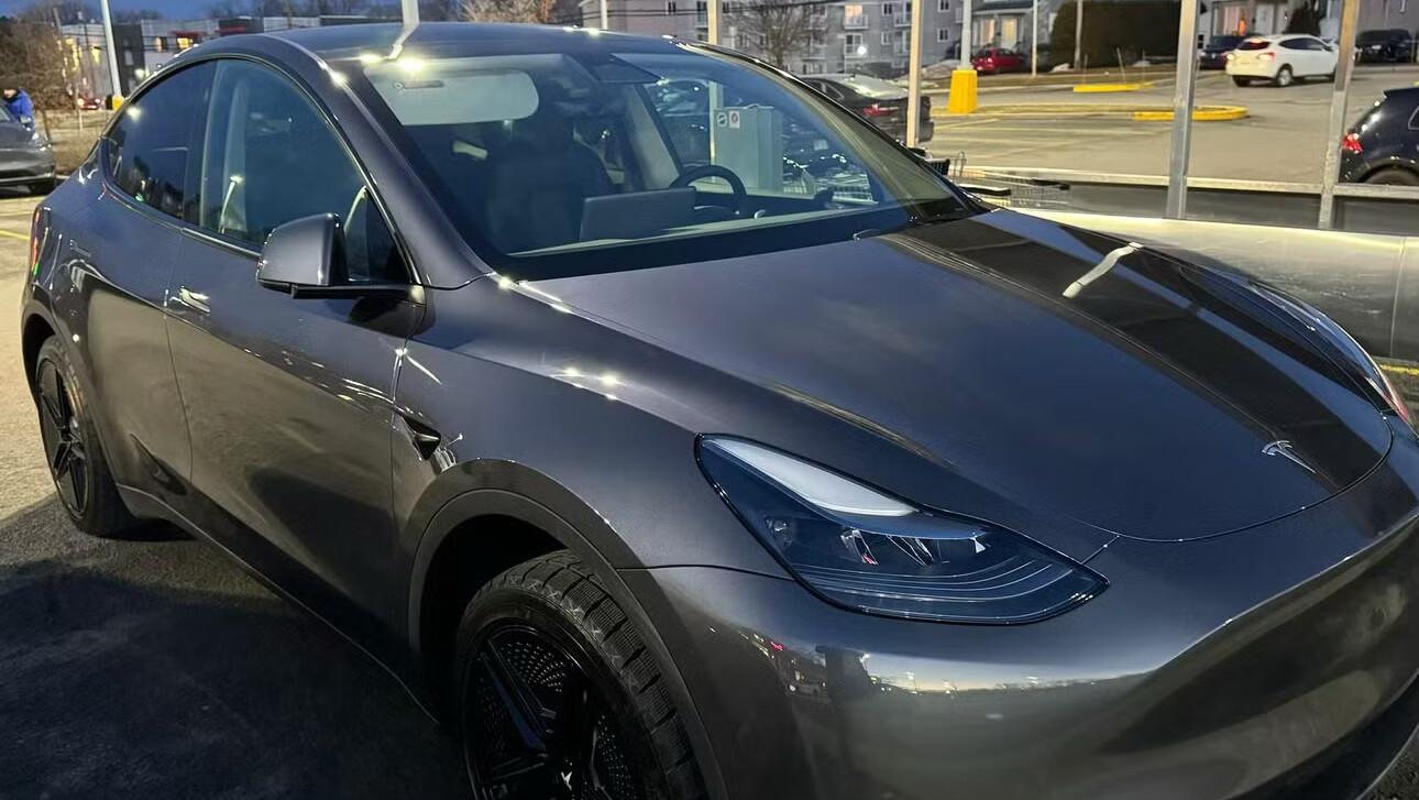 Tesla Model Y 2025 in Blainville, QC