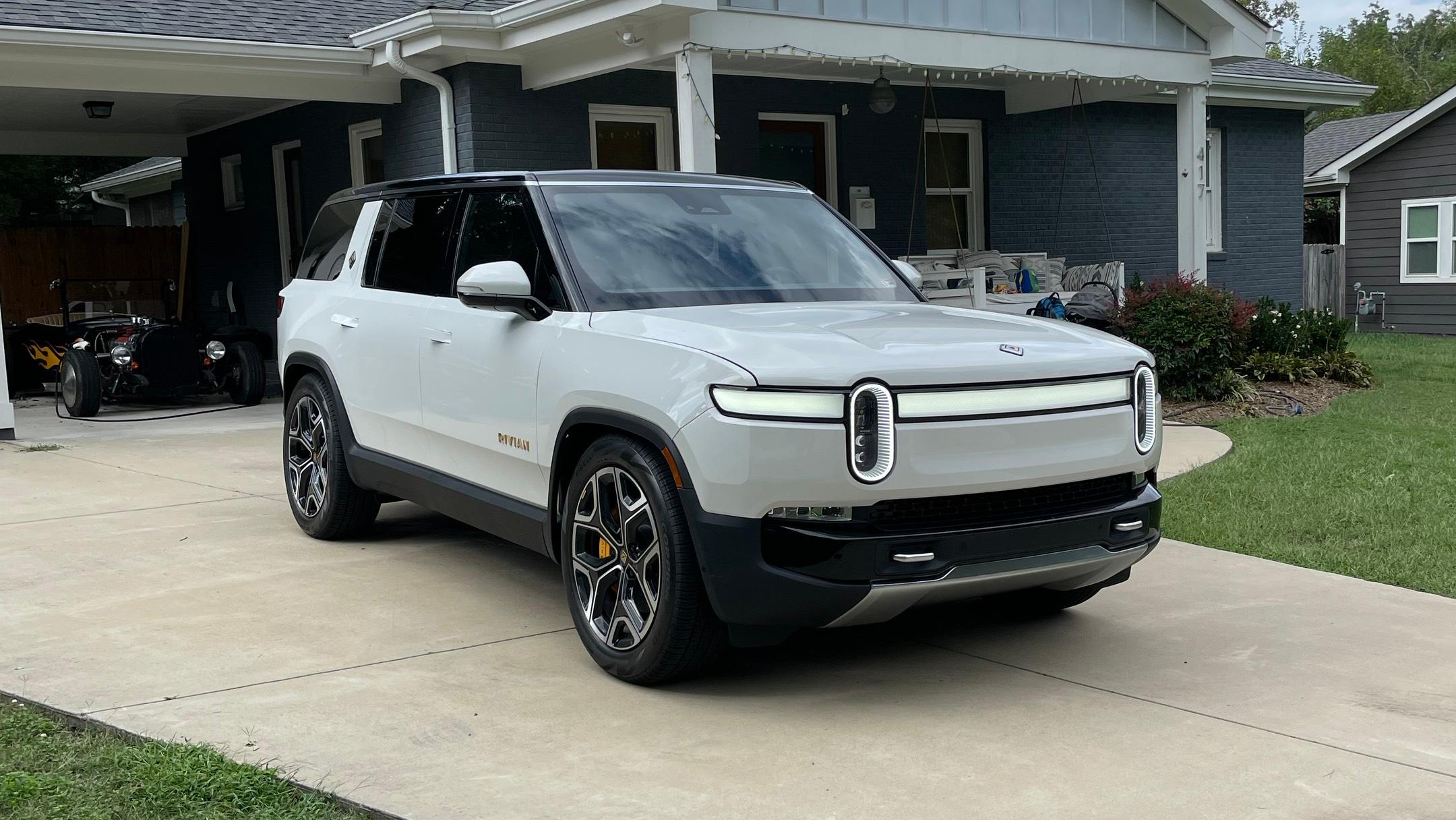 Rivian R1S 2023 in Raleigh, NC