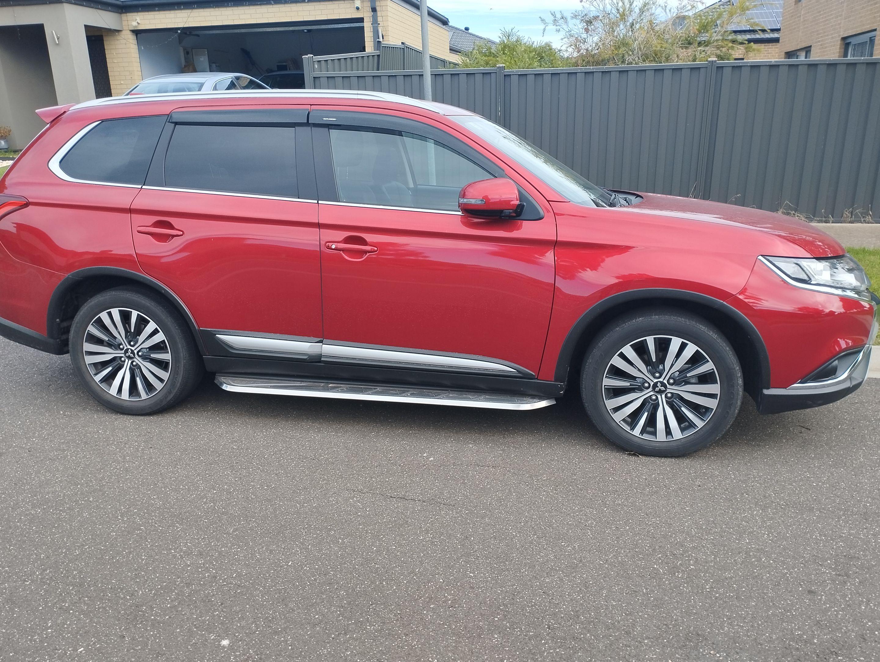 Mitsubishi OUTLANDER 2020 in Manor Lakes