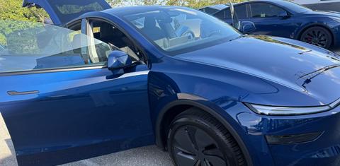 Tesla Model Y 2026