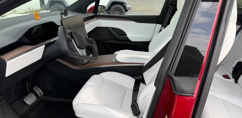 Tesla Model X 2025