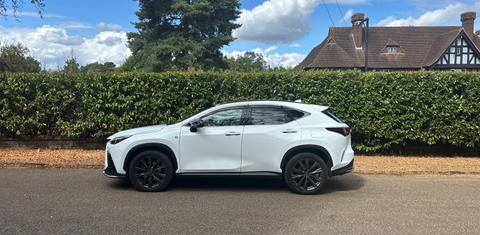 Lexus NX450h+ 2022