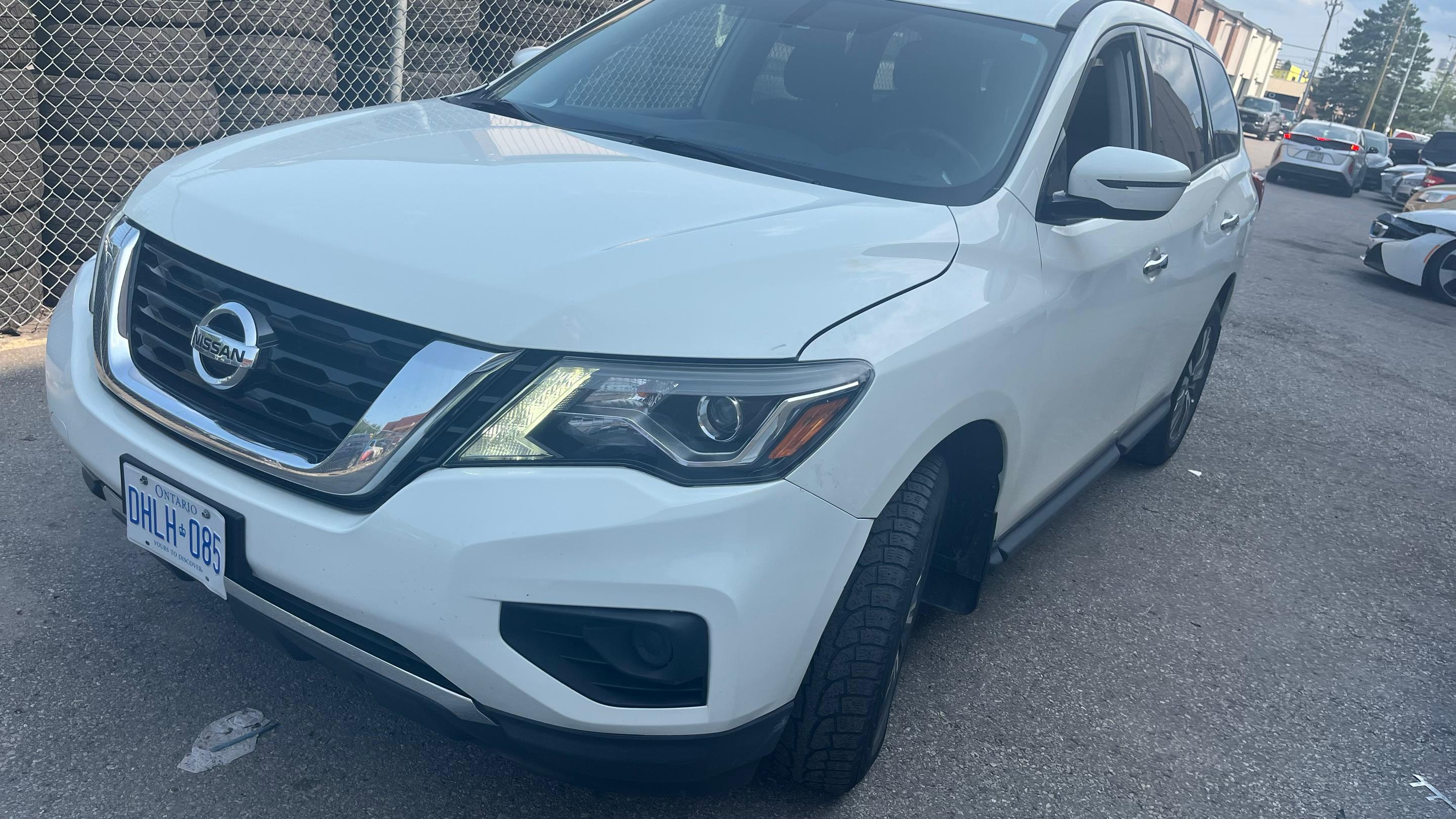 Nissan Pathfinder 2020 in Markham, ON