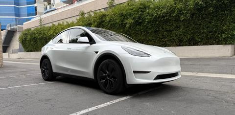 Tesla Model Y 2025