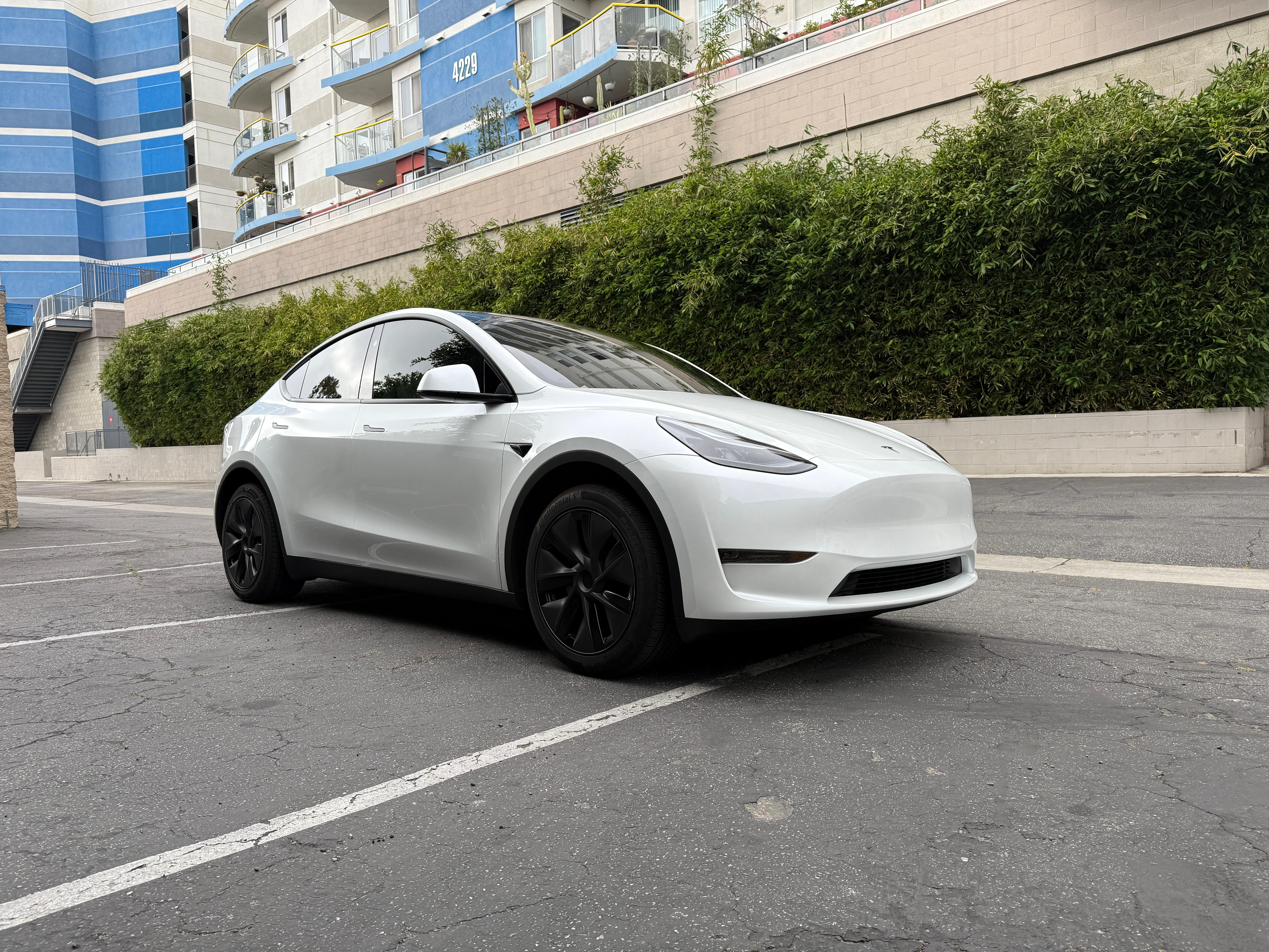 Tesla Model Y 2025 in Los Angeles, CA