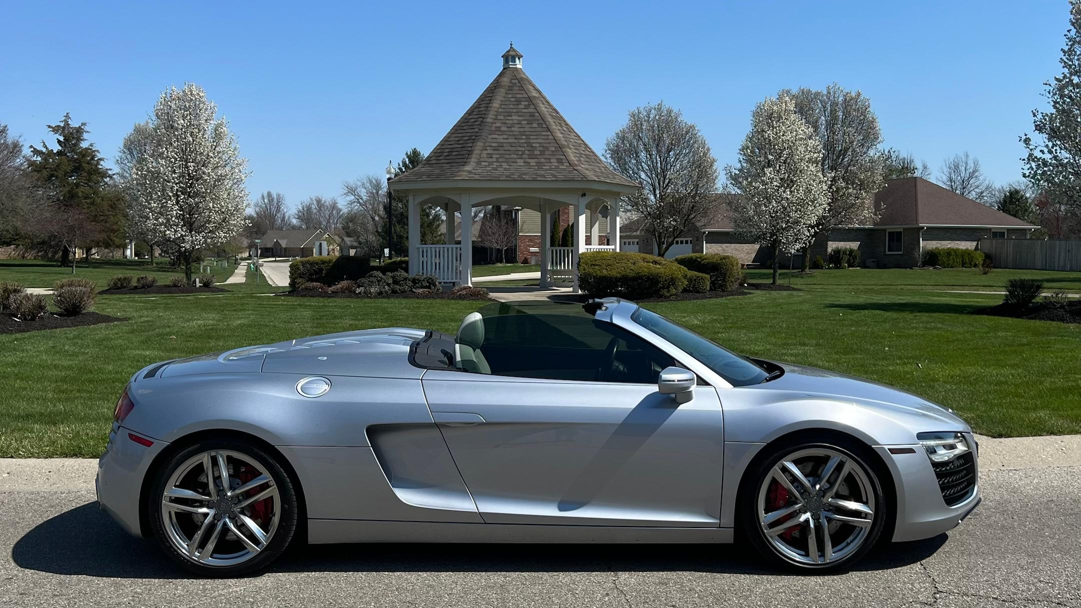 Audi R8 Spyder 2015 in Greenfield, IN