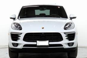 Porsche Macan car
