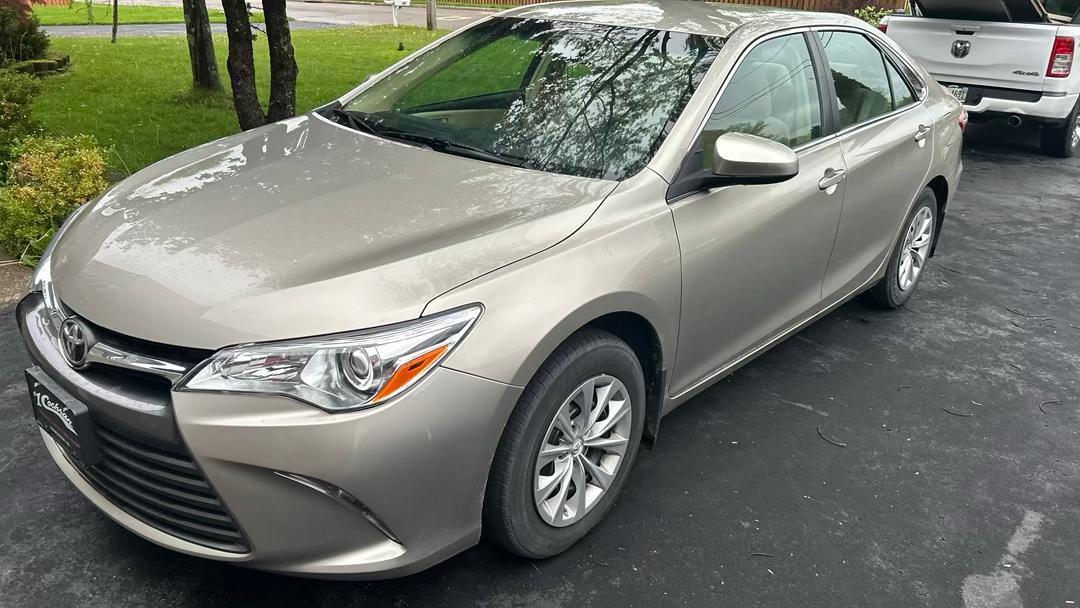 Toyota Camry 2017 in Hubbard, OH