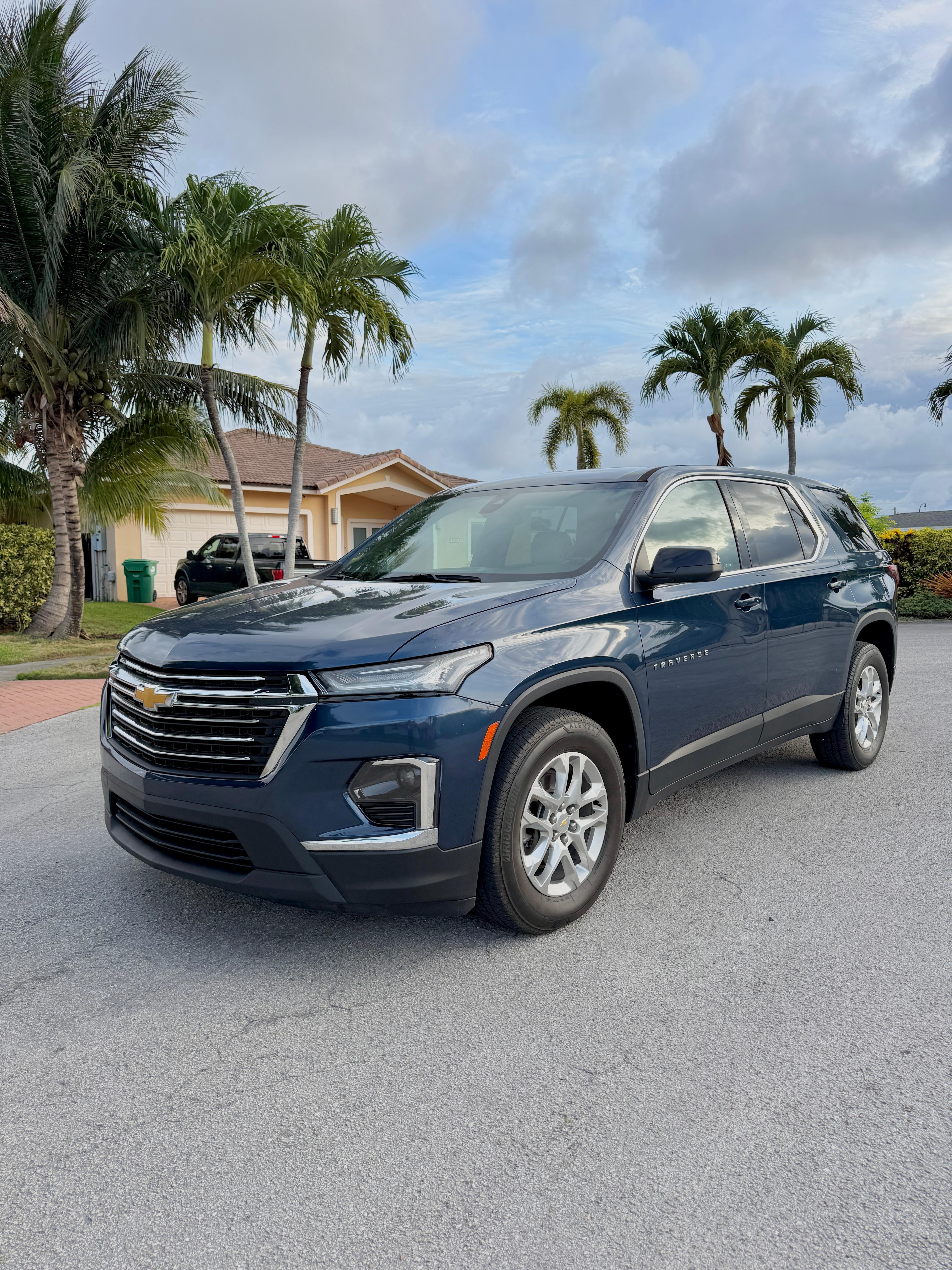 Chevrolet Traverse 2023 in Miami, FL