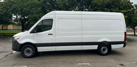 Mercedes-Benz Sprinter Crew 2024