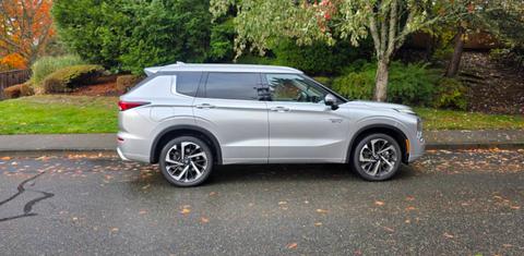 Mitsubishi Outlander Plug-In Hybrid 2025