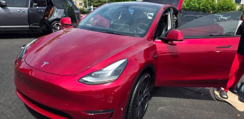 Tesla Model Y 2024