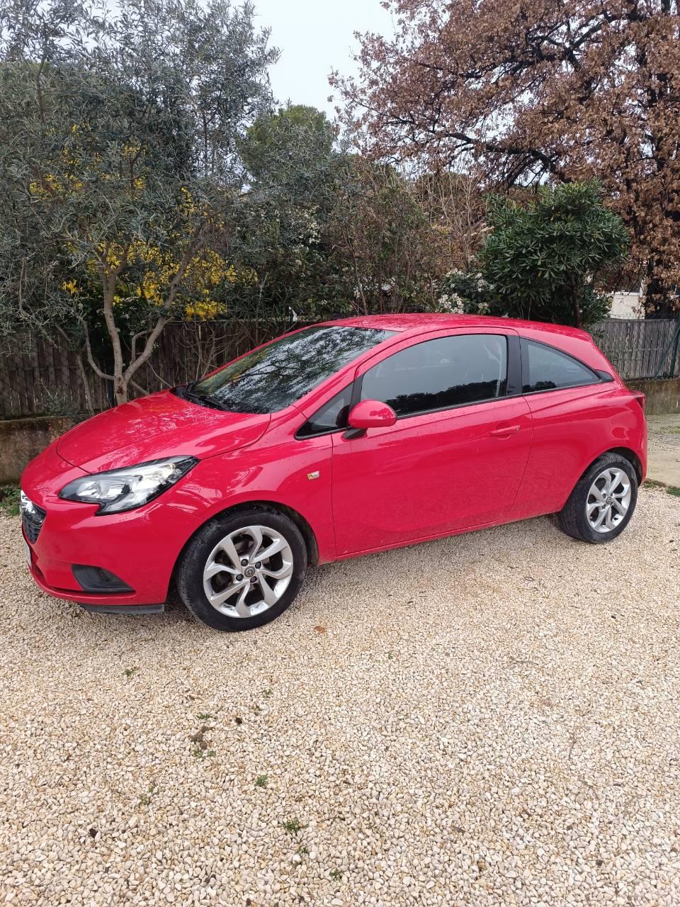 Opel CORSA 2016 à Vitrolles