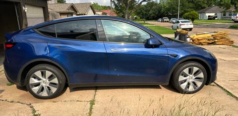 Tesla Model Y 2024