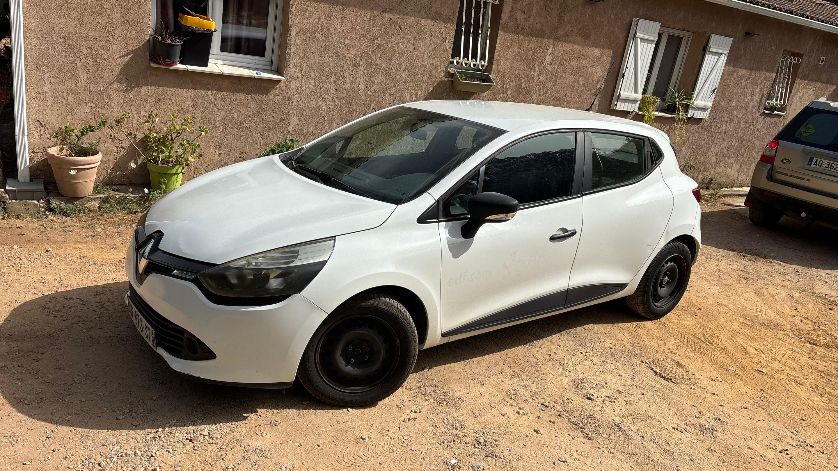 Renault CLIO IV SOCIETE 2015 à Ocana