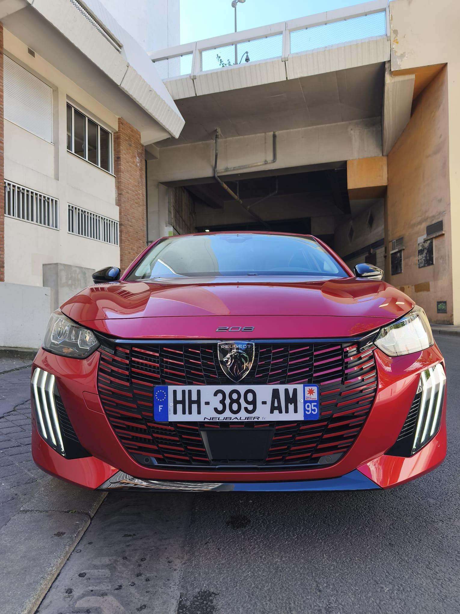Peugeot 208 2025 à Paris