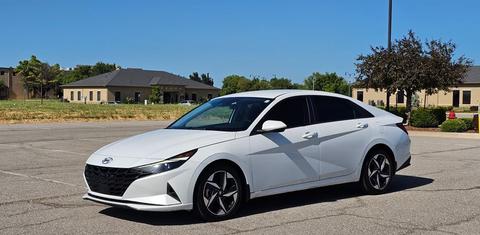 Hyundai Elantra 2023