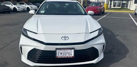 Toyota Camry Hybrid 2025