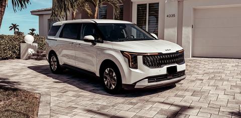 Kia Carnival Hybrid 2025