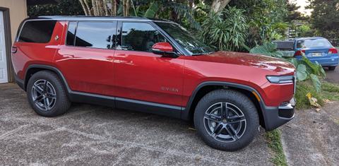 Rivian R1S 2025