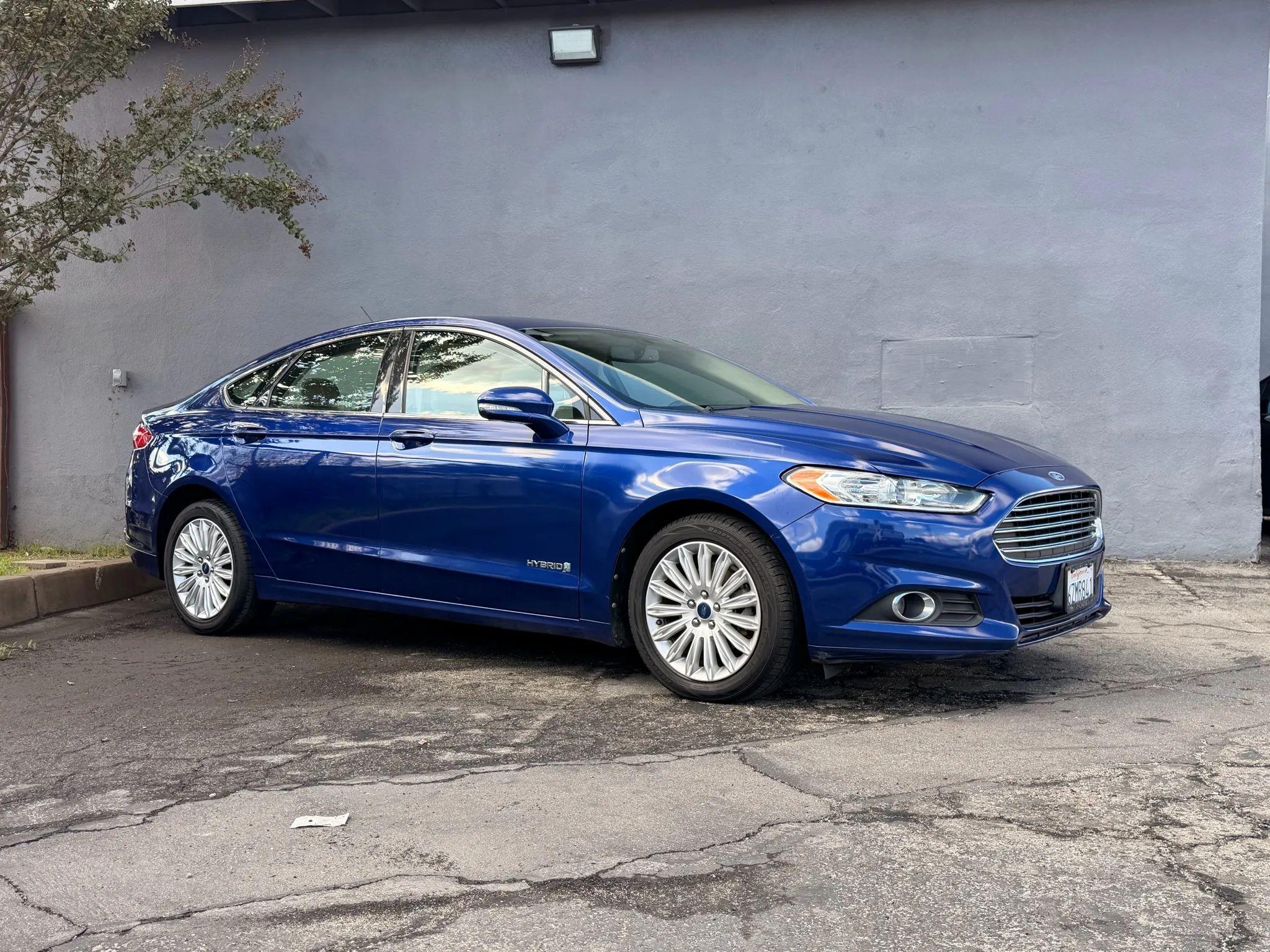 Ford Fusion Hybrid 2013 in 
