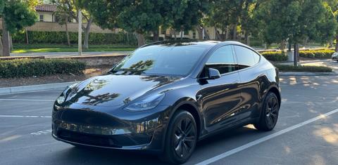 Tesla Model Y 2024