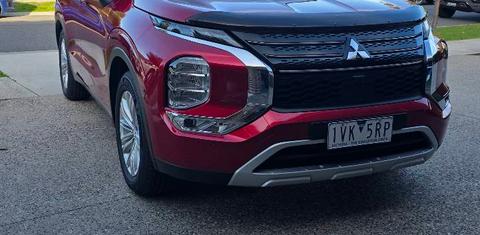 Mitsubishi OUTLANDER 2021