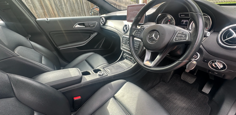 Mercedes-Benz GLA-CLASS 2015