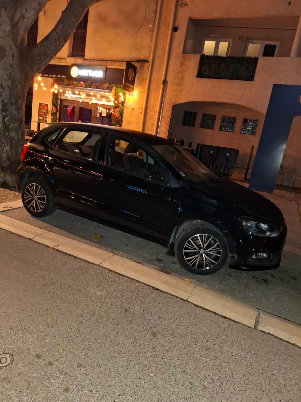 Volkswagen POLO 2016 à Saint-Martin-de-Crau