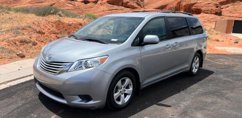 Toyota Sienna 2016