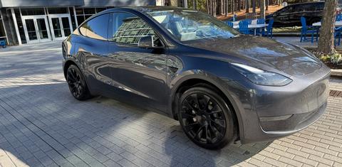 Tesla Model Y 2024