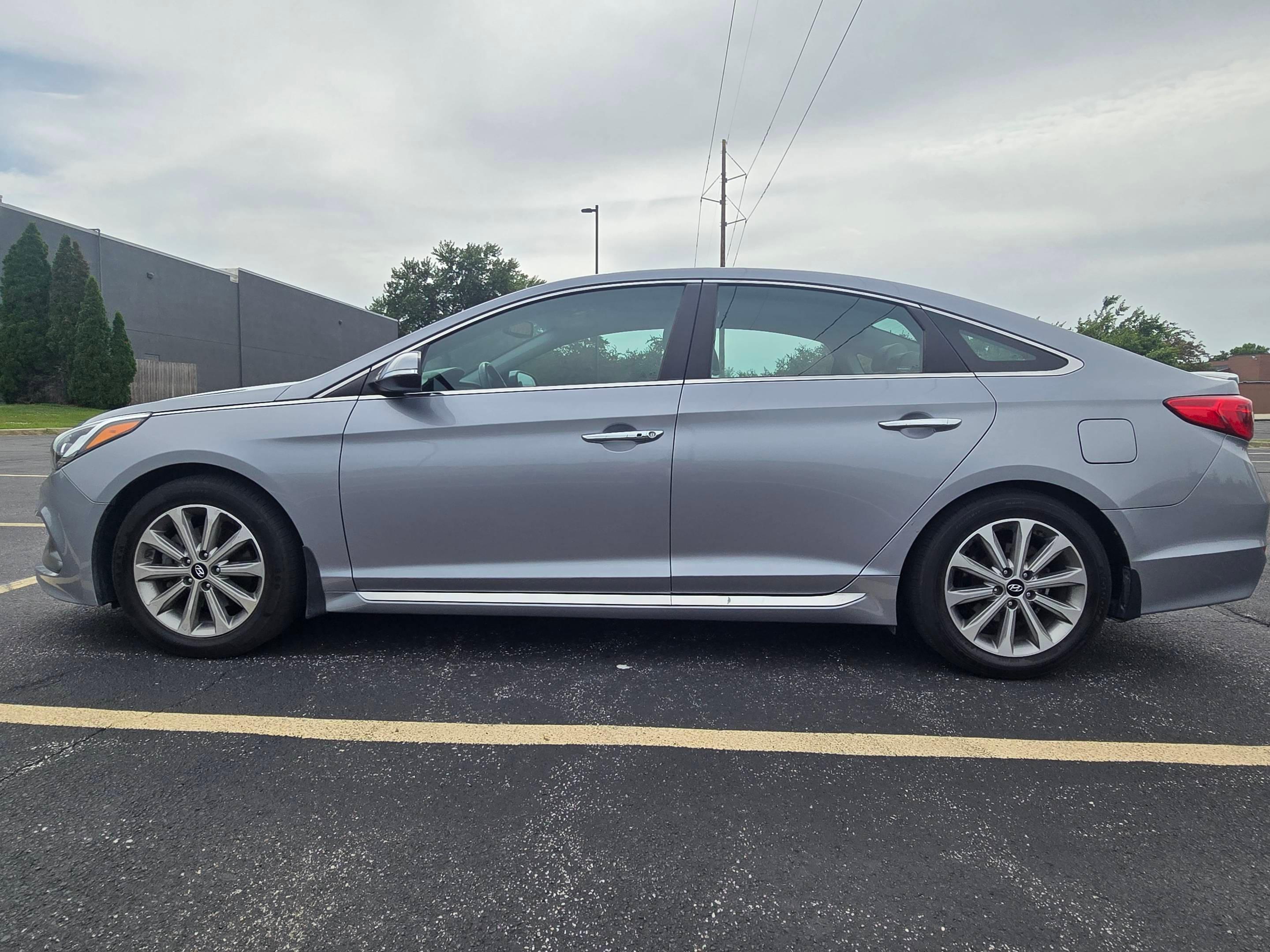 Hyundai Sonata 2017 in Des Moines, IA
