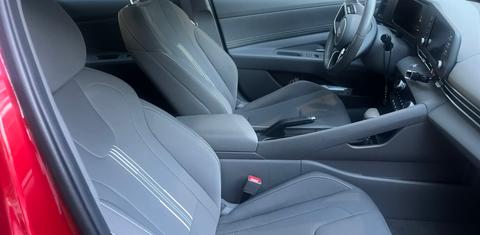 Hyundai Elantra 2025