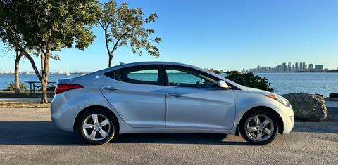 Hyundai Elantra 2012