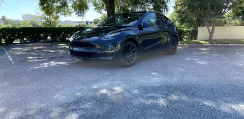Tesla Model Y 2024