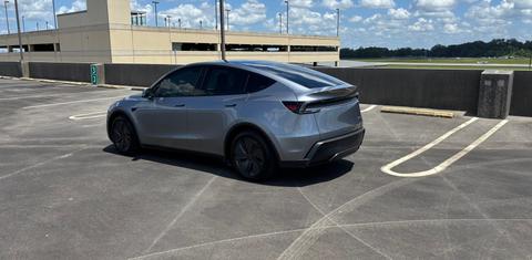 Tesla Model Y 2026