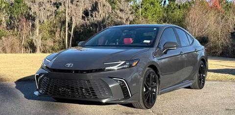 Toyota Camry Hybrid 2025
