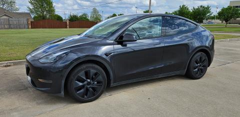 Tesla Model Y 2024
