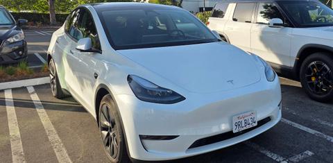 Tesla Model Y 2025