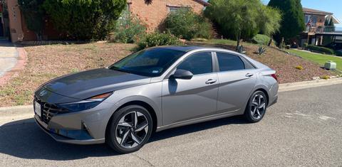 Hyundai Elantra Hybrid 2023