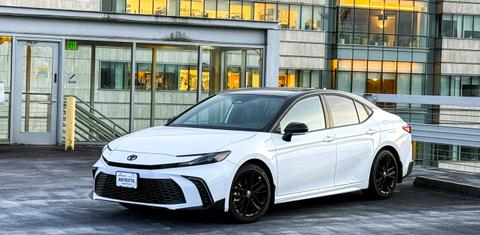Toyota Camry Hybrid 2025