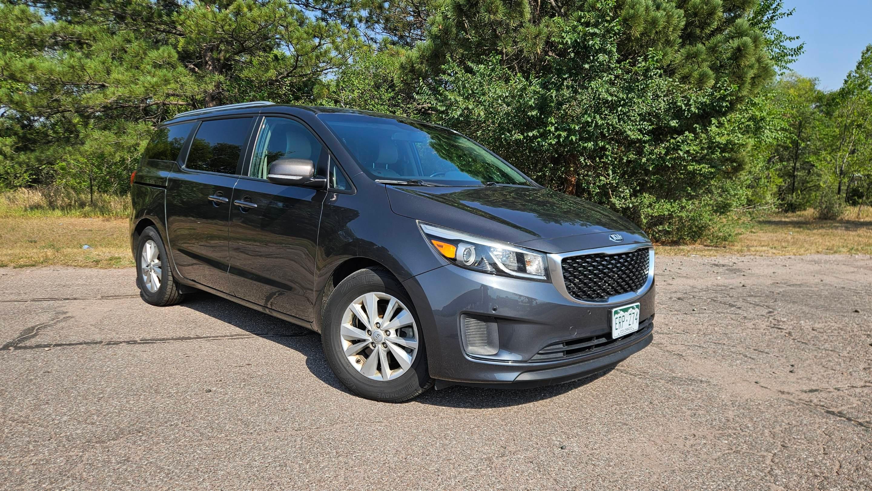 Kia Sedona 2017 in Colorado Springs, CO
