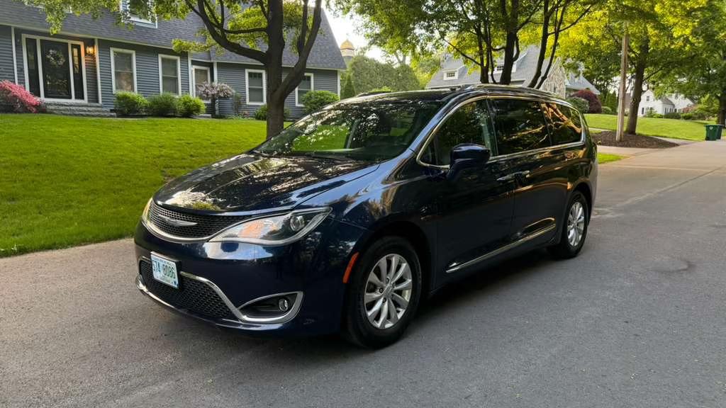 Chrysler Pacifica 2018 in Nashua, NH
