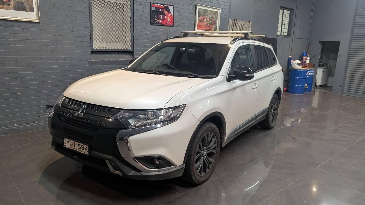 Mitsubishi OUTLANDER 2018 in Chippendale