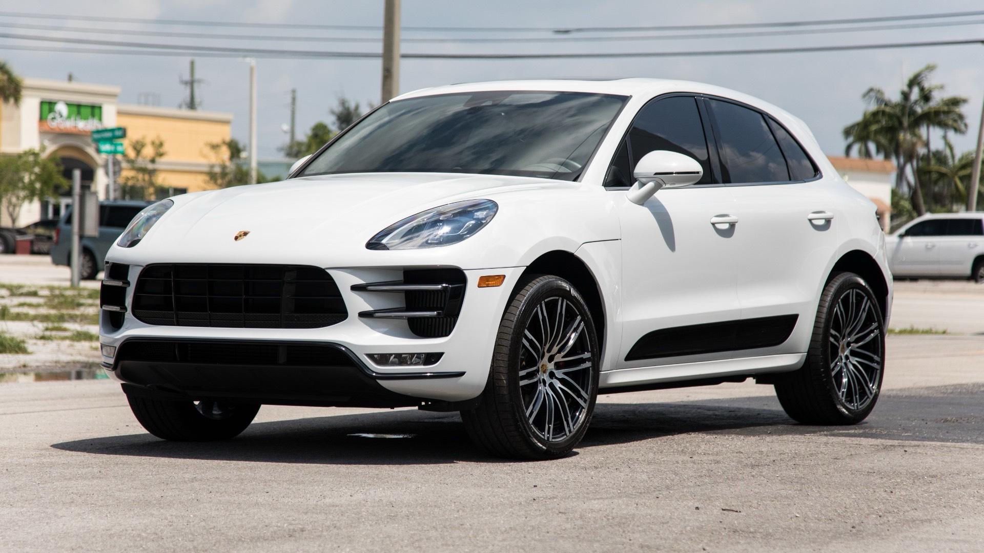 Porsche Macan 2018 in Huntington Beach, CA