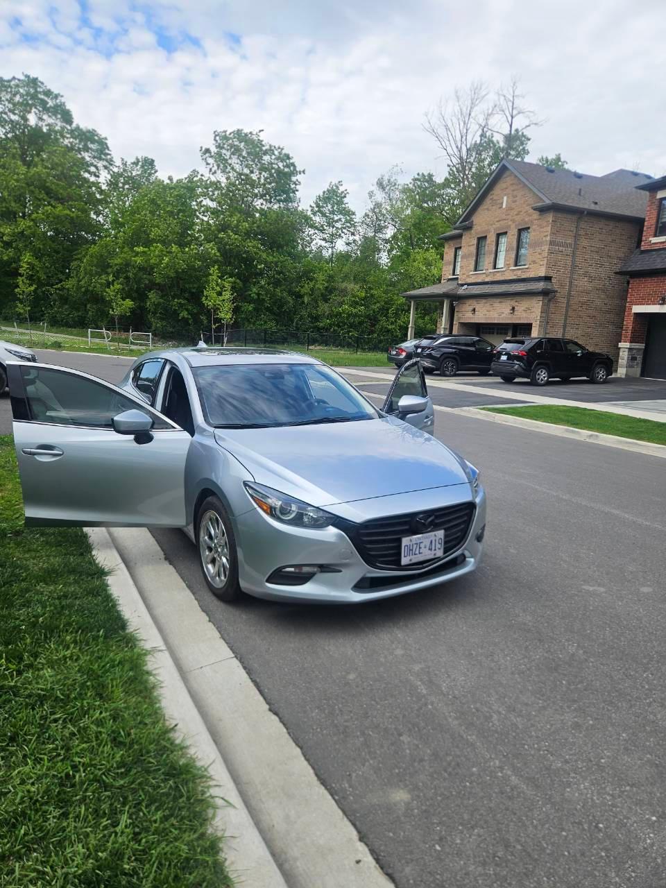 Mazda Mazda3 2018 in Whitby, ON